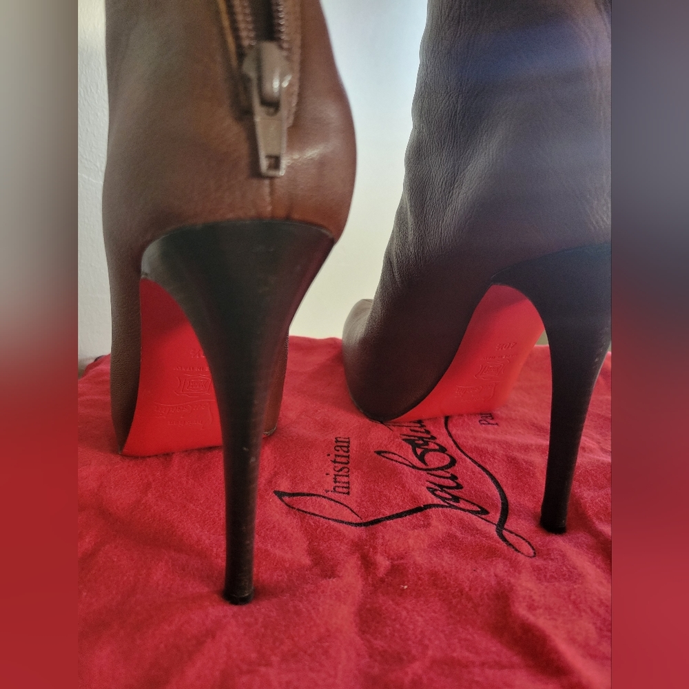 40.5 Christian Louboutin Brown Booties. - Picture 4 of 10